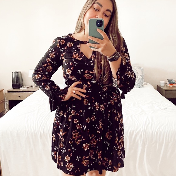 American Eagle Outfitters Dresses & Skirts - 🌟NEW American Eagle Floral Long Sleeve Dress